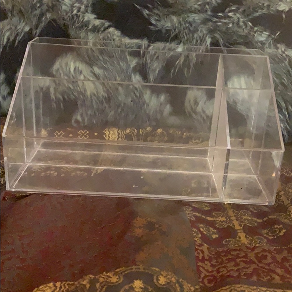 Makeup holder organizer